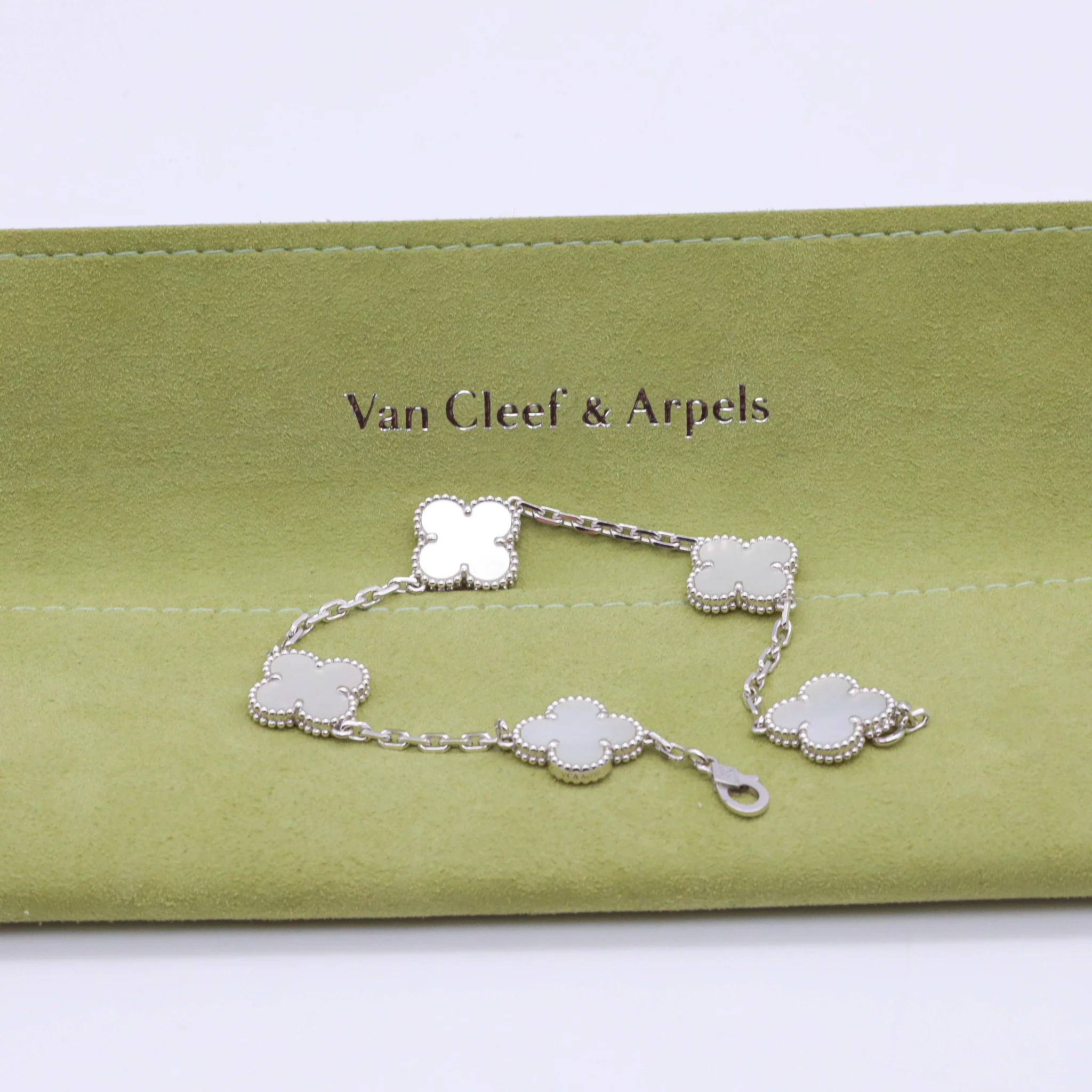Украшения Van Cleef & Arpels с документами и оригинальной упаковкой